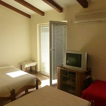 Apartments Vila Lavanda Omišalj Eksteriør bilde