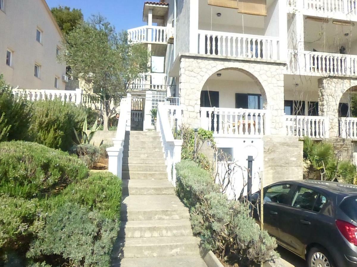 Apartments Vila Lavanda Omišalj Eksteriør bilde