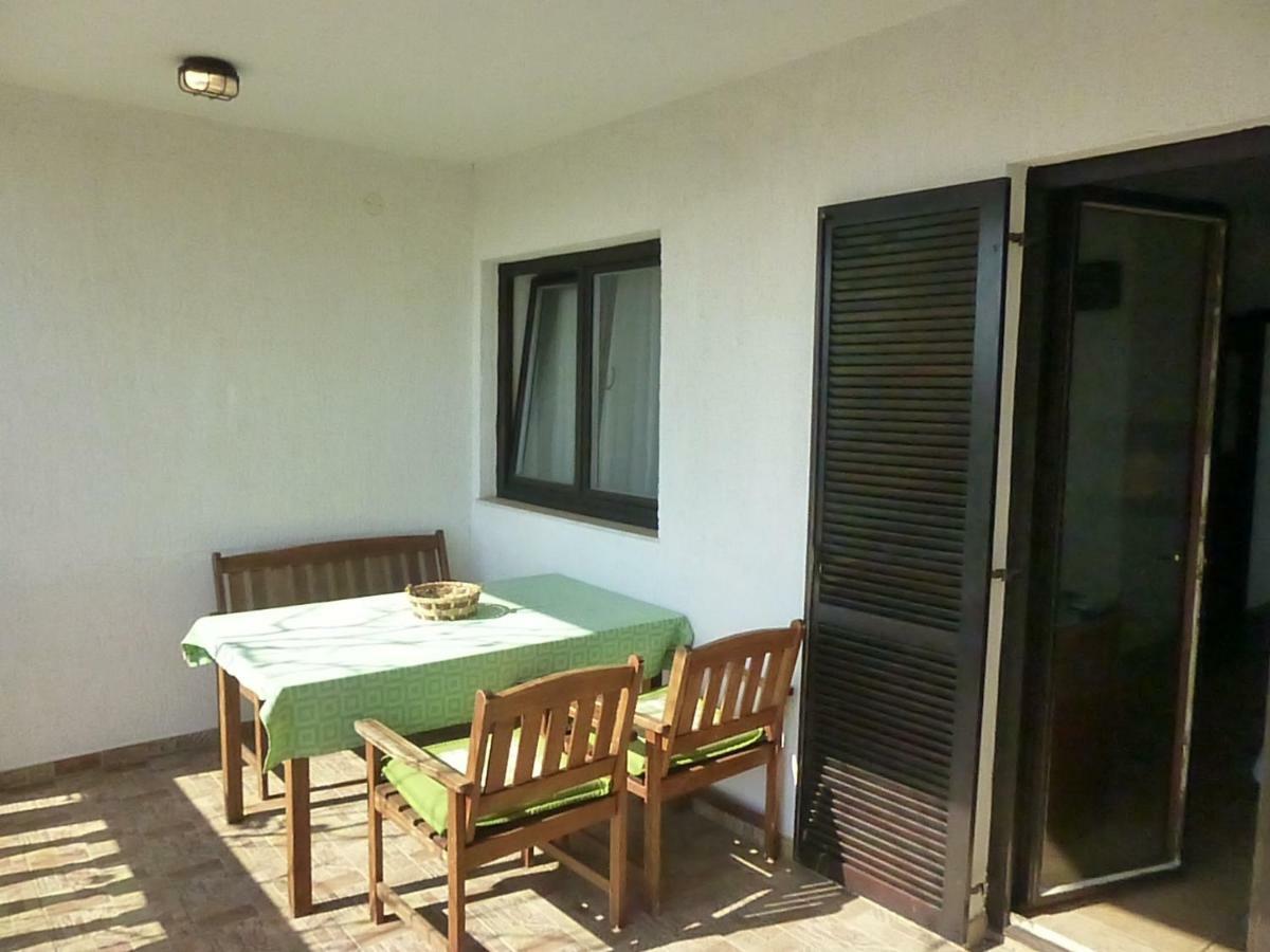 Apartments Vila Lavanda Omišalj Eksteriør bilde