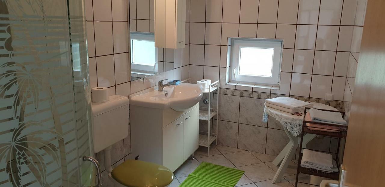 Apartments Vila Lavanda Omišalj Eksteriør bilde